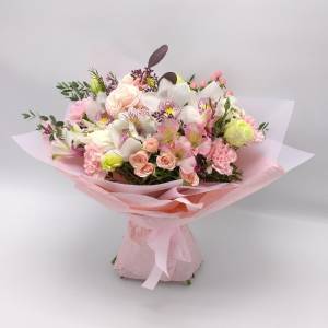 Букет с альстромерией "Афродита"