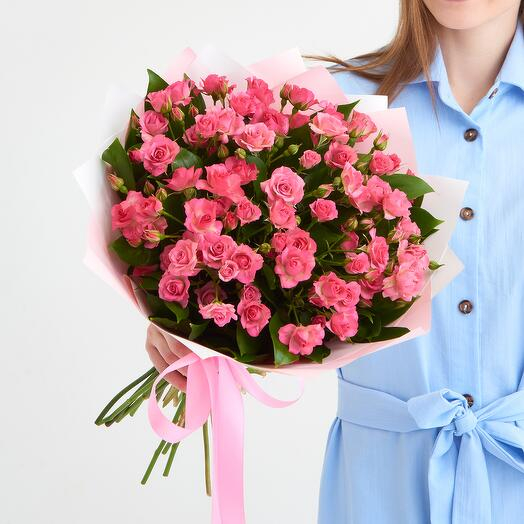 Моно букет из кустовых роз