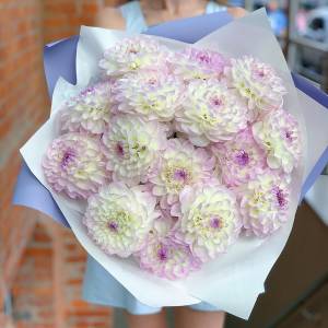 Букет с георгинами "Воздушный"