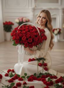 101 роза в корзине