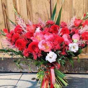 Букет с гладиолусами "Яркое лето"