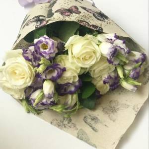 Букет Сборный из роз и эустомы