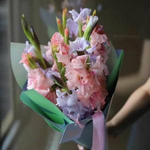 Букет гладиолусов "Флирт"