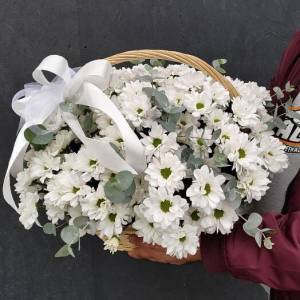 Корзина с хризантемами