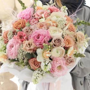 Букет с нарциссами "Мелодия цветов"